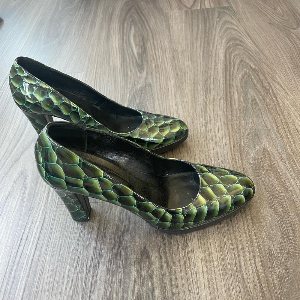 Elegant Green Snake Pattern Heels